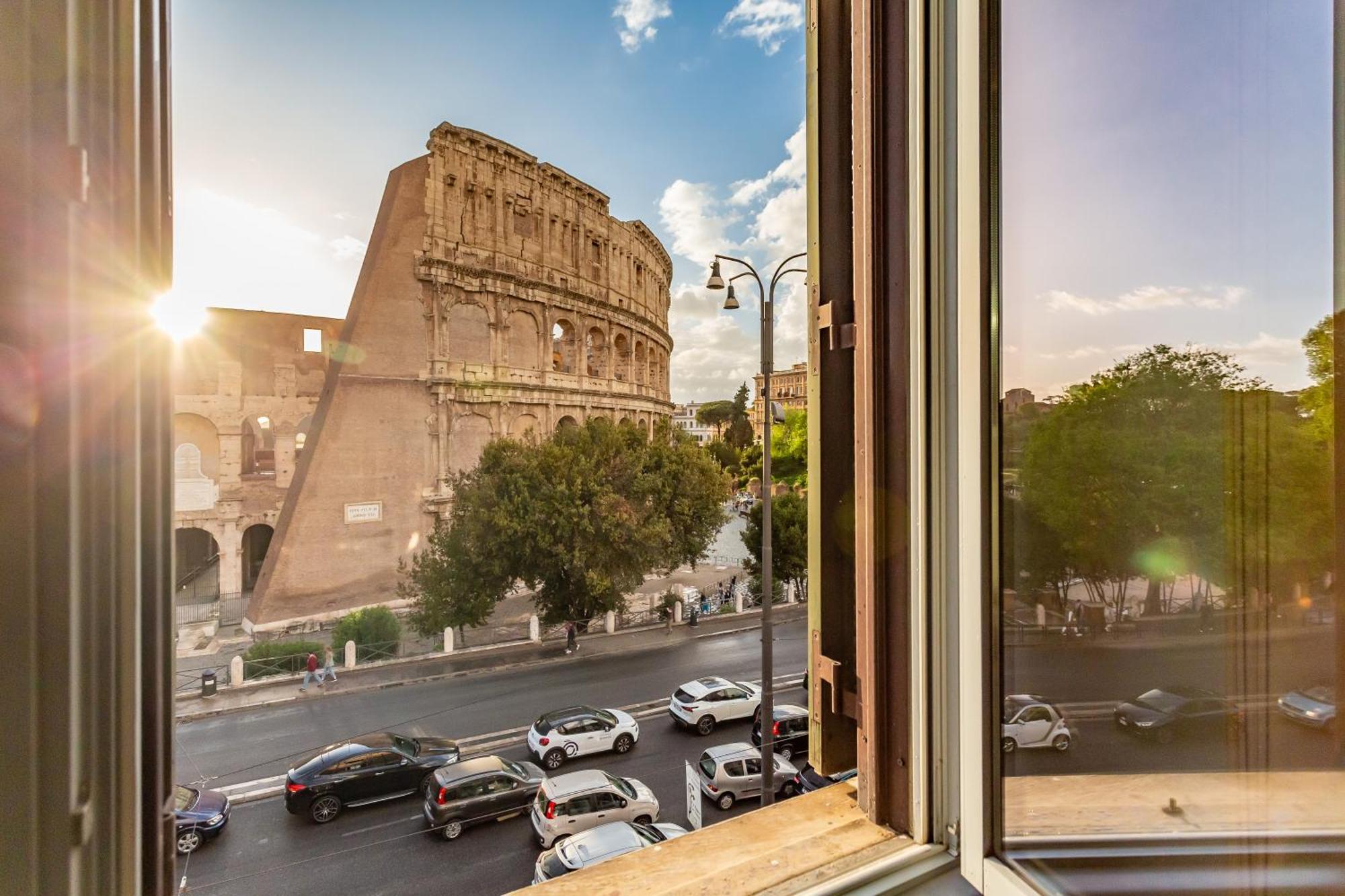 Iconic Apartment With Unique Colosseum View 罗马 外观 照片