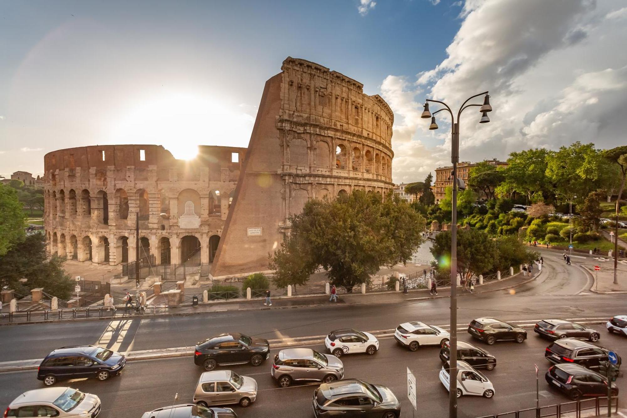 Iconic Apartment With Unique Colosseum View 罗马 外观 照片
